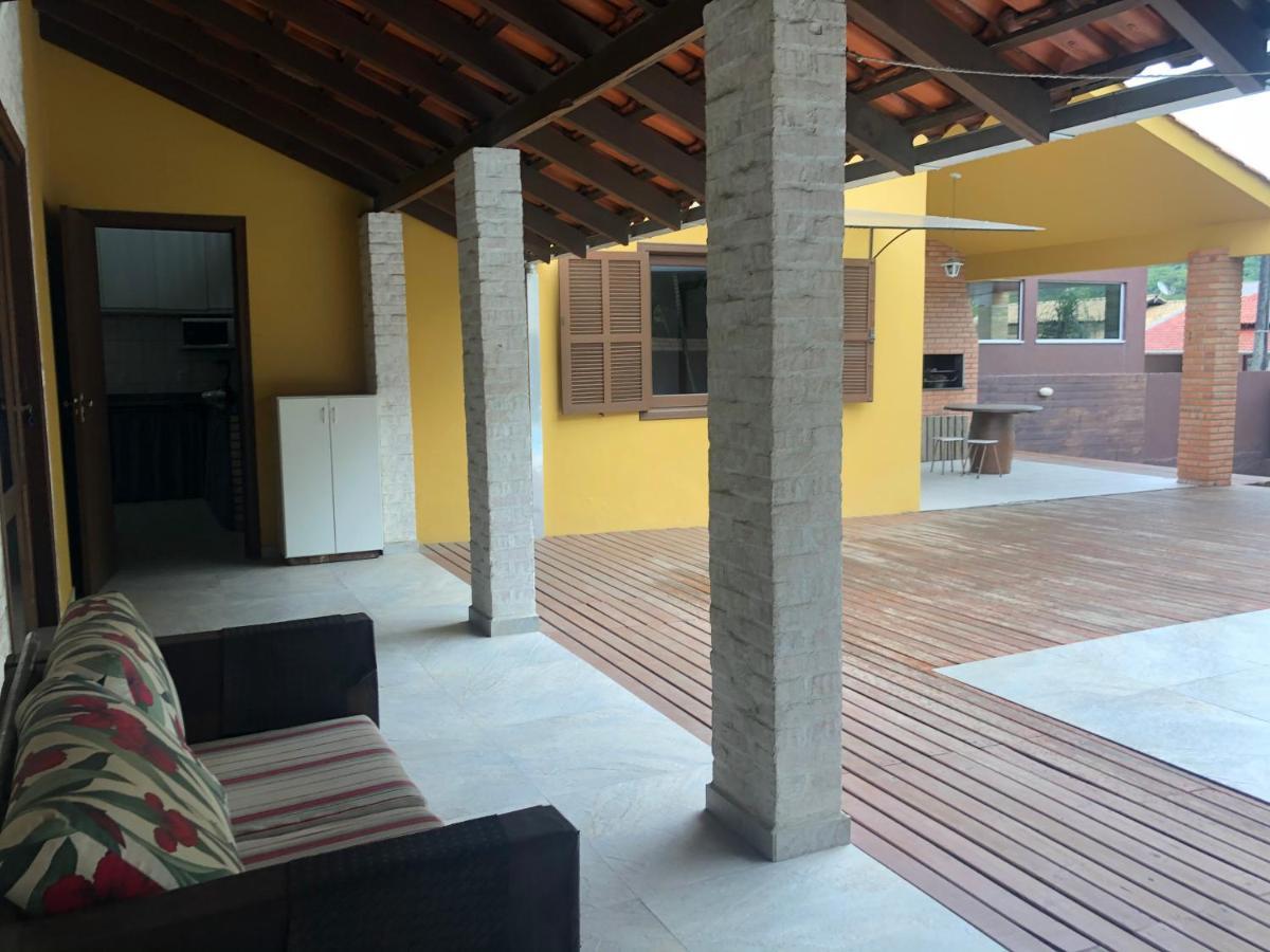 Linda Casa Com Piscina Em Bombinhas, Espaco Inteiro Kültér fotó