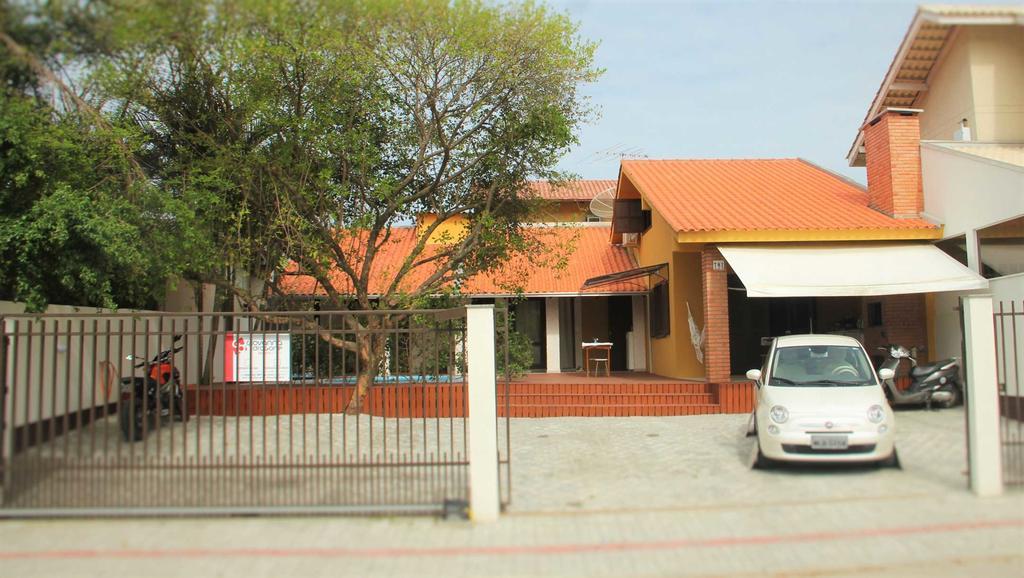 Linda Casa Com Piscina Em Bombinhas, Espaco Inteiro Kültér fotó